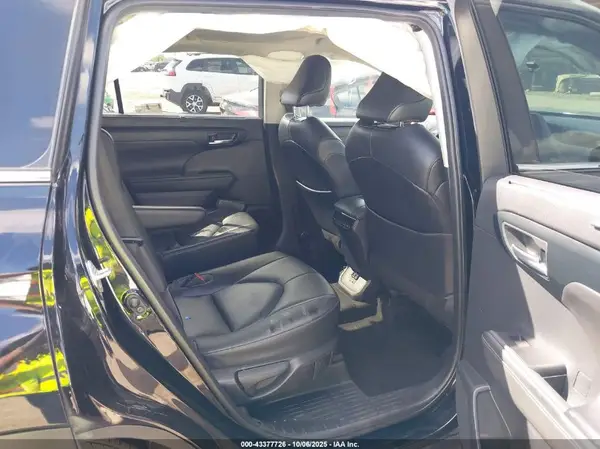 5TDGZRAHXLS505767 2020 TOYOTA HIGHLANDER - Image 8