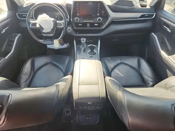 5TDGZRAHXMS037699 2021 TOYOTA HIGHLANDER - Image 8