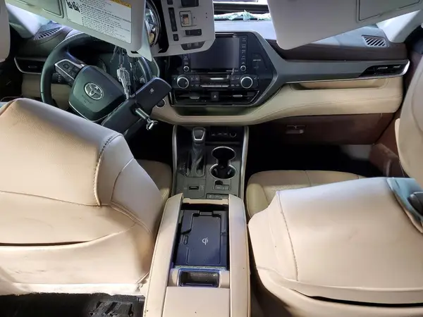 5TDGZRAHXMS052137 2021 TOYOTA HIGHLANDER - Image 8