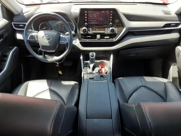 5TDGZRAHXMS064305 2021 TOYOTA HIGHLANDER - Image 8