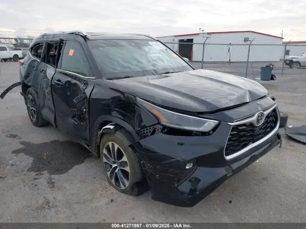 5TDGZRAHXMS071951 2021 TOYOTA HIGHLANDER - Image 1