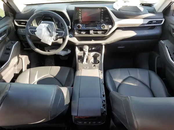5TDGZRAHXMS516155 2021 TOYOTA HIGHLANDER - Image 8