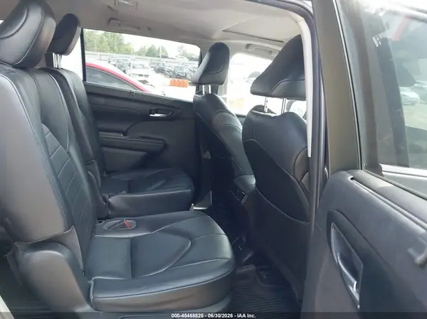 5TDGZRAHXMS516754 2021 TOYOTA HIGHLANDER - Image 8