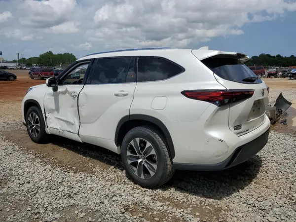 5TDGZRAHXMS524899 2021 TOYOTA HIGHLANDER - Image 2