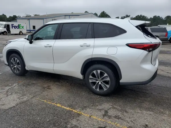 5TDGZRAHXNS094356 2022 TOYOTA HIGHLANDER - Image 2