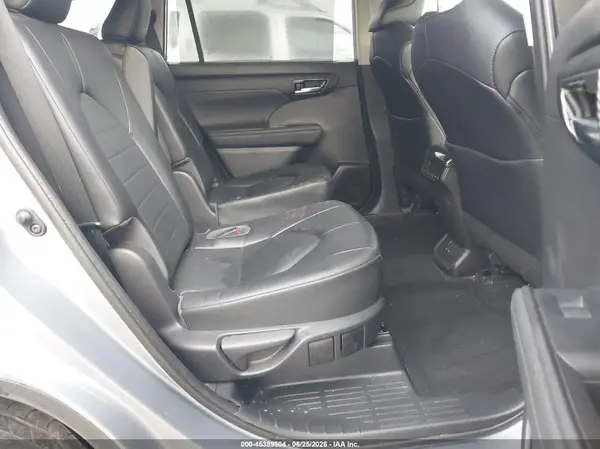 5TDGZRAHXNS095748 2022 TOYOTA HIGHLANDER - Image 8