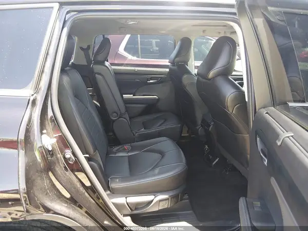 5TDGZRAHXNS125296 2022 TOYOTA HIGHLANDER - Image 8