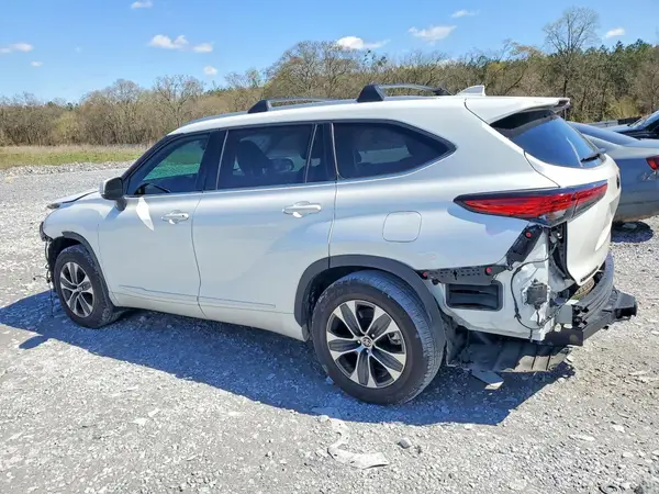 5TDGZRAHXNS127100 2022 TOYOTA HIGHLANDER - Image 2