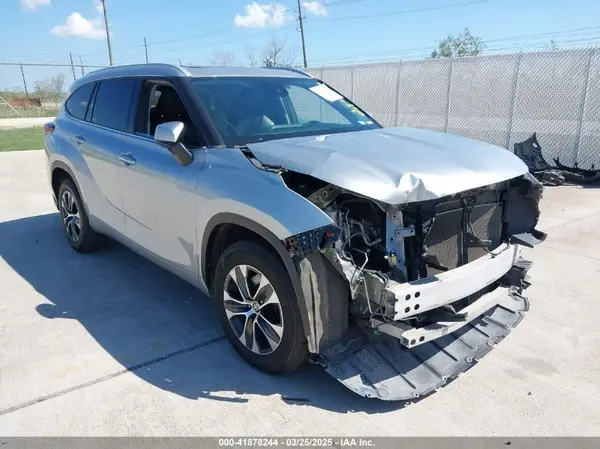 5TDGZRAHXNS128053 2022 TOYOTA HIGHLANDER - Image 1