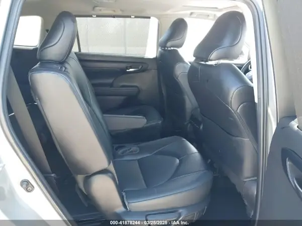 5TDGZRAHXNS128053 2022 TOYOTA HIGHLANDER - Image 8