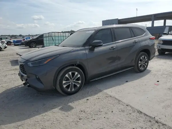 5TDGZRAHXNS135987 2022 TOYOTA HIGHLANDER - Image 1