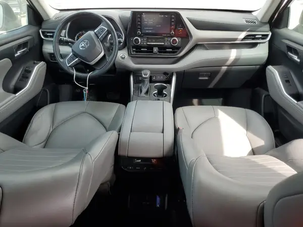 5TDGZRAHXNS135987 2022 TOYOTA HIGHLANDER - Image 8