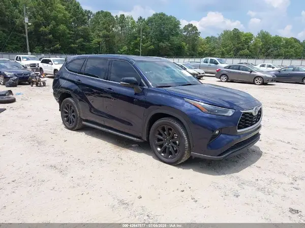 5TDGZRAHXNS136329 2022 TOYOTA HIGHLANDER - Image 1