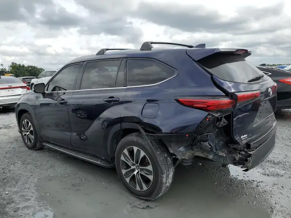 5TDGZRAHXNS541493 2022 TOYOTA HIGHLANDER - Image 2