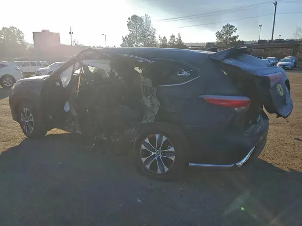 5TDGZRAHXNS543454 2022 TOYOTA HIGHLANDER - Image 2