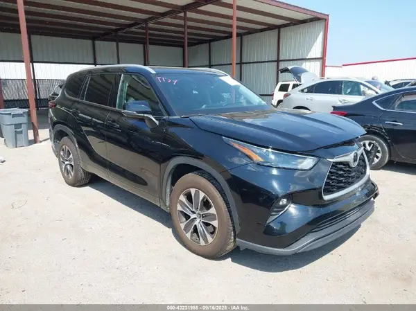 5TDGZRAHXNS543874 2022 TOYOTA HIGHLANDER - Image 1