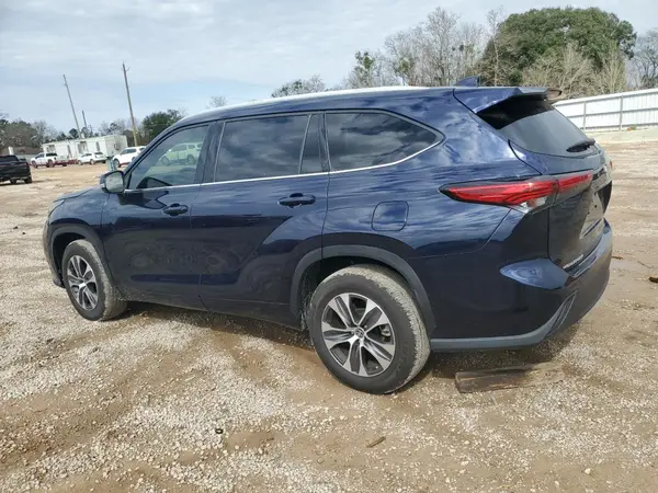 5TDGZRAHXNS560237 2022 TOYOTA HIGHLANDER - Image 2
