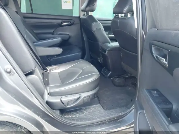5TDGZRBH0LS019953 2020 TOYOTA HIGHLANDER - Image 8
