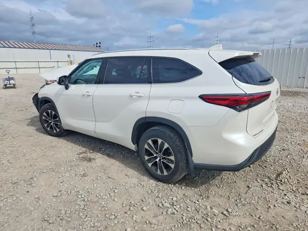 5TDGZRBH0LS022545 2020 TOYOTA HIGHLANDER - Image 2