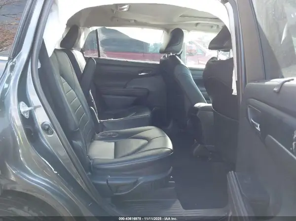 5TDGZRBH0LS028085 2020 TOYOTA HIGHLANDER - Image 8