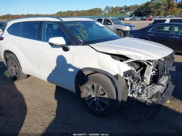 5TDGZRBH0LS510748 2020 TOYOTA HIGHLANDER - Image 1