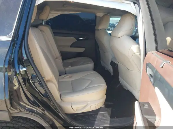 5TDGZRBH0LS518655 2020 TOYOTA HIGHLANDER - Image 8