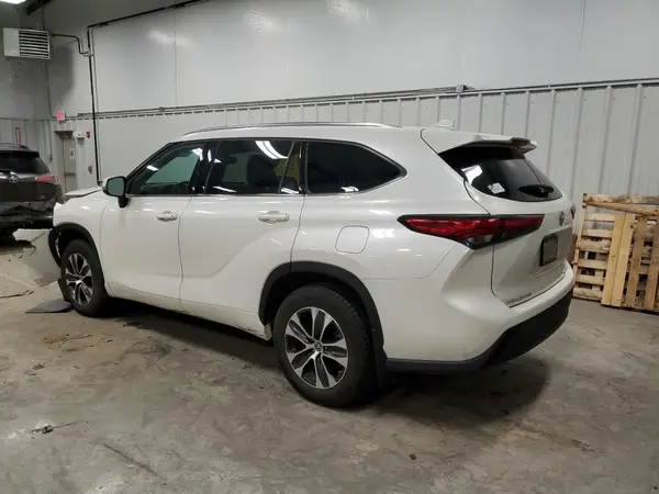 5TDGZRBH0LS520129 2020 TOYOTA HIGHLANDER - Image 2