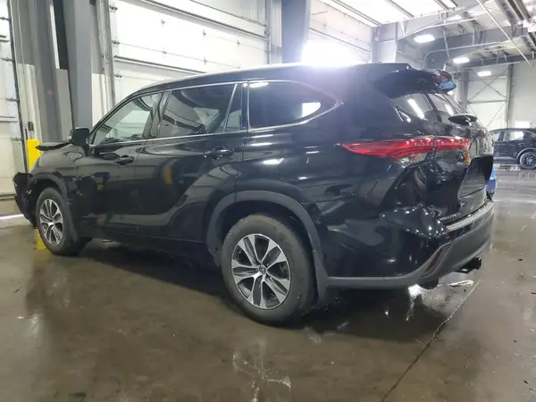 5TDGZRBH0MS069270 2021 TOYOTA HIGHLANDER - Image 2