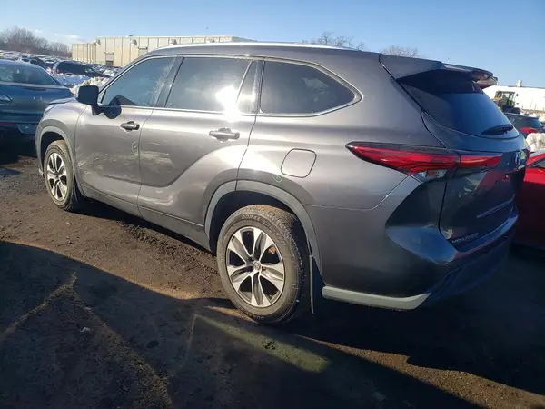 5TDGZRBH0MS083735 2021 TOYOTA HIGHLANDER - Image 2