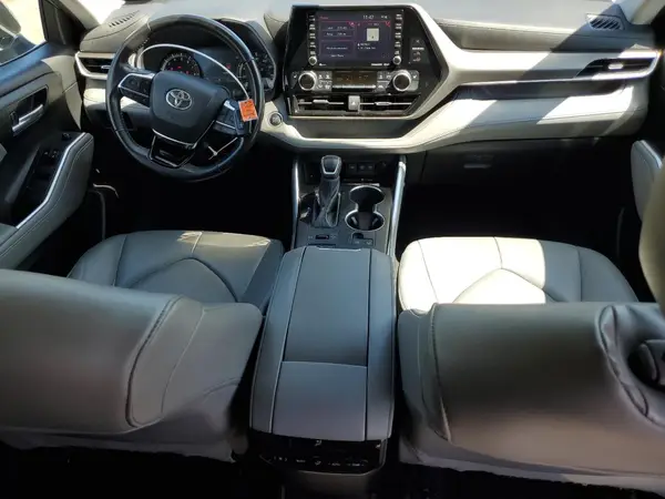 5TDGZRBH0MS108262 2021 TOYOTA HIGHLANDER - Image 8