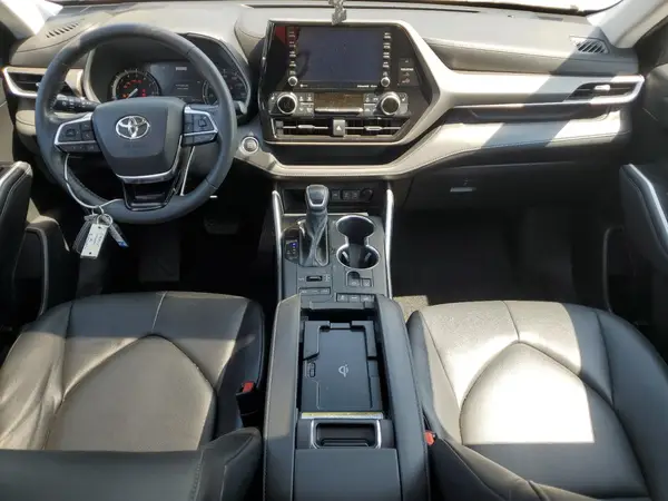 5TDGZRBH0MS110335 2021 TOYOTA HIGHLANDER - Image 8
