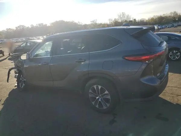 5TDGZRBH0MS116779 2021 TOYOTA HIGHLANDER - Image 2