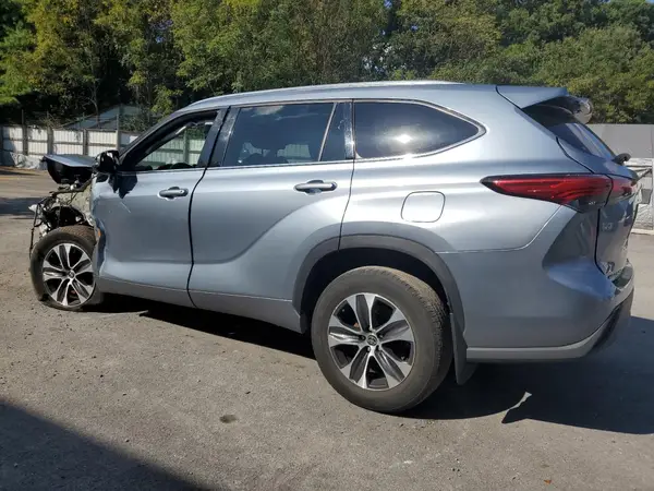 5TDGZRBH0MS129094 2021 TOYOTA HIGHLANDER - Image 2