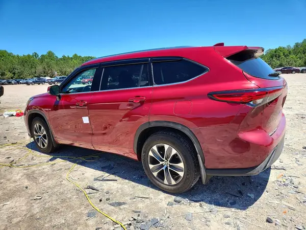 5TDGZRBH0MS132979 2021 TOYOTA HIGHLANDER - Image 2
