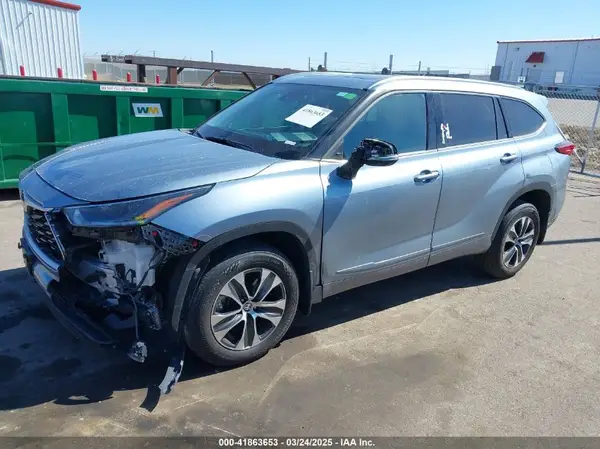 5TDGZRBH0MS140046 2021 TOYOTA HIGHLANDER - Image 2