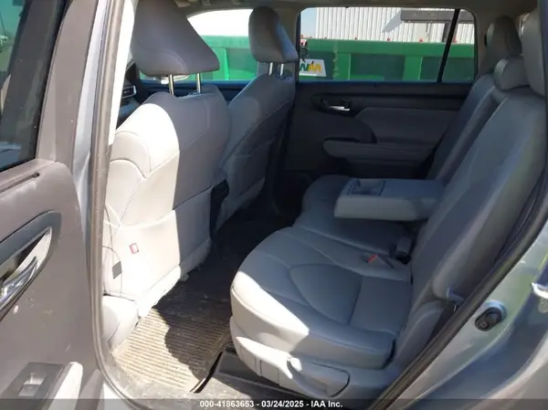 5TDGZRBH0MS140046 2021 TOYOTA HIGHLANDER - Image 8