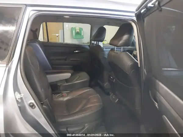 5TDGZRBH0MS148244 2021 TOYOTA HIGHLANDER - Image 8