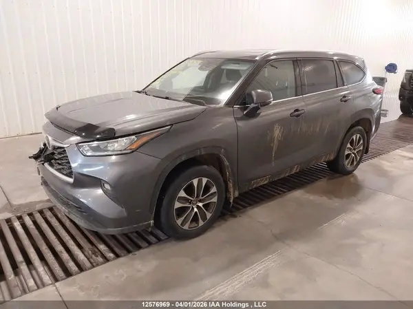 5TDGZRBH0MS159731 2021 TOYOTA HIGHLANDER - Image 2