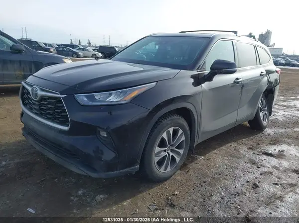 5TDGZRBH0MS160328 2021 TOYOTA HIGHLANDER - Image 2