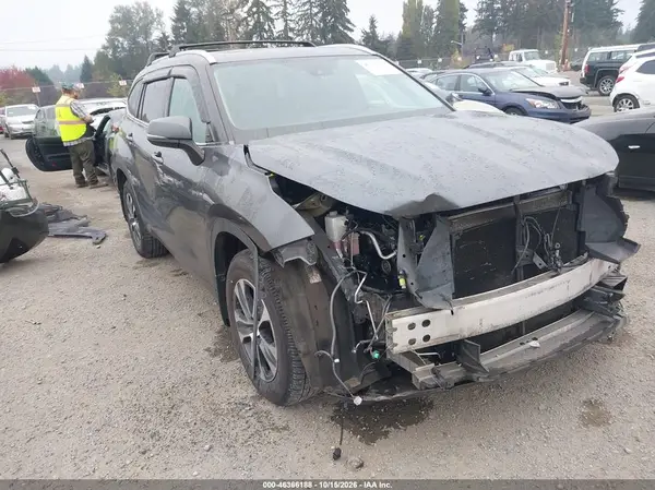 5TDGZRBH0MS525218 2021 TOYOTA HIGHLANDER - Image 1
