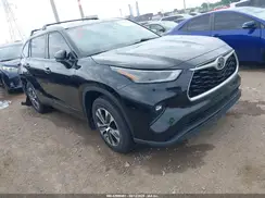 5TDGZRBH0MS526451 2021 TOYOTA HIGHLANDER