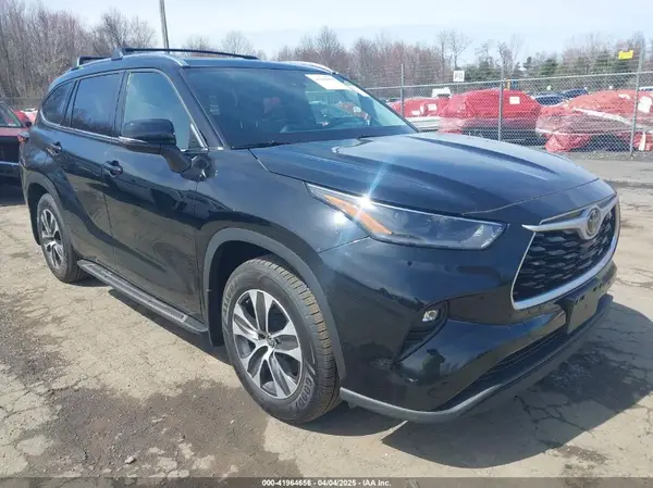 5TDGZRBH0MS527146 2021 TOYOTA HIGHLANDER - Image 1