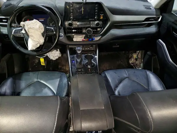 5TDGZRBH0MS528569 2021 TOYOTA HIGHLANDER - Image 8