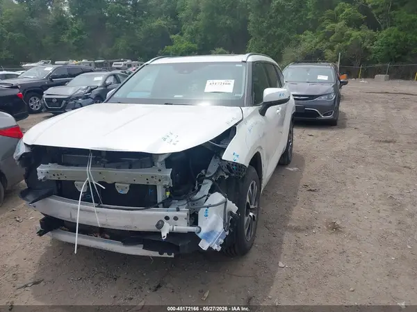 5TDGZRBH0MS534050 2021 TOYOTA HIGHLANDER - Image 2