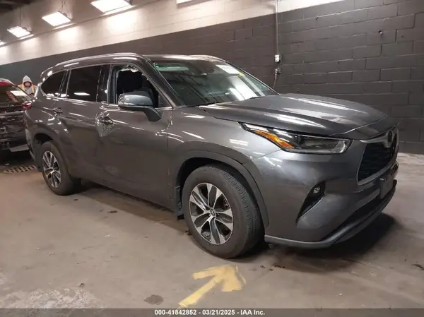 5TDGZRBH0MS541421 2021 TOYOTA HIGHLANDER - Image 1