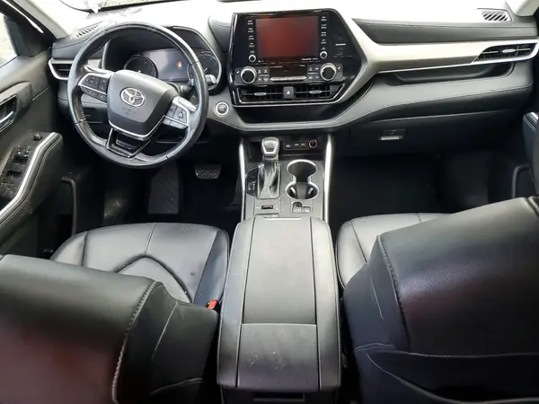 5TDGZRBH0MS556985 2021 TOYOTA HIGHLANDER - Image 8