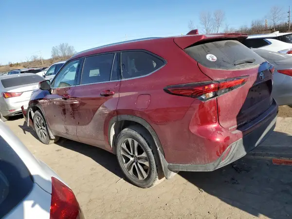 5TDGZRBH0MS557487 2021 TOYOTA HIGHLANDER - Image 2