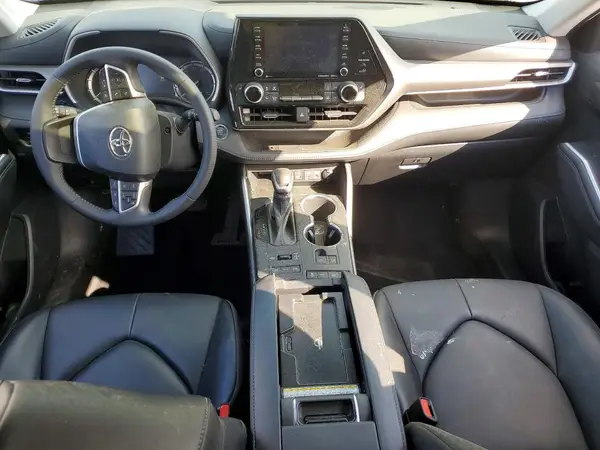5TDGZRBH0NS163179 2022 TOYOTA HIGHLANDER - Image 8