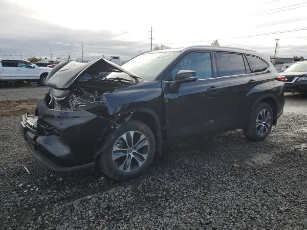 5TDGZRBH0NS163652 2022 TOYOTA HIGHLANDER - Image 1