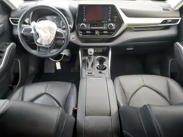 5TDGZRBH0NS163652 2022 TOYOTA HIGHLANDER - Image 8